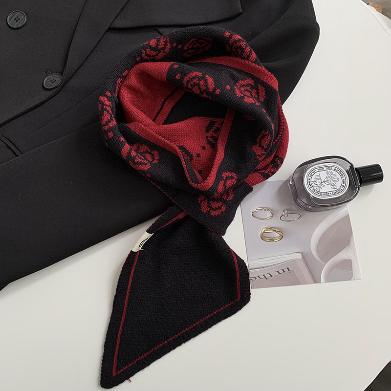 Pequeñas bufandas de orejas bufandas de mujeres otoño y invierno estilo coreano borde biselado dos lados de lana de punto pequeña bufandas de calor cuello