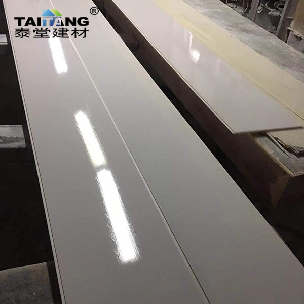 Exportación de comercio exterior Chile blanco mate grano de madera PVC fuelle techo de plástico retardante de llama e impermeable techo integrado