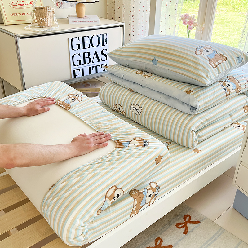 Cama de dormitorio de estudiantes universitarios de algodón de algodón de dibujos animados de tres piezas, ropa de cama, sábana, funda de edredón, juego de seis piezas