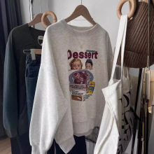 韩国东大门复古卡通印花偷吃甜品的小孩圆领宽松落肩加绒卫衣女