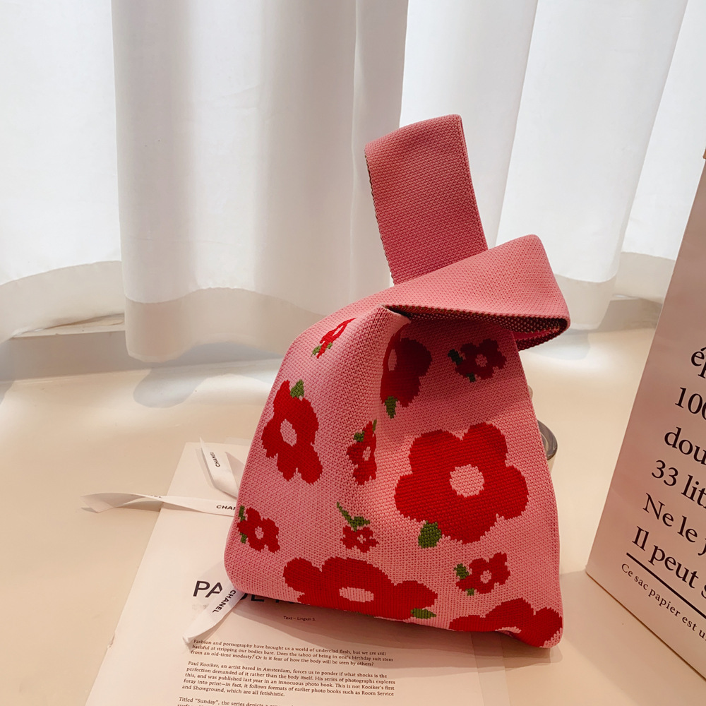 Nuevo bolso de punto para teléfono para mujer, bolso tejido suave en colores dopamina, bolso de mano con forma de corazón en estilo coreano con bloques de color.