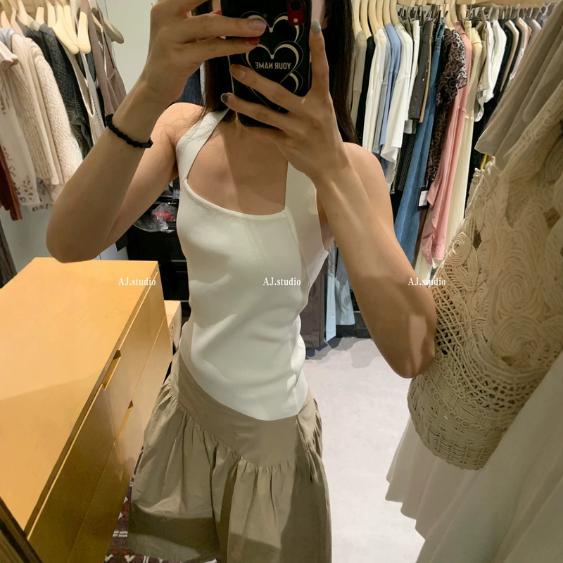 【Aj.Studio】Stylish Appearance! Slimming and Cooling Effect, Perfect for Photos, Halter Neck Tank Top 779
