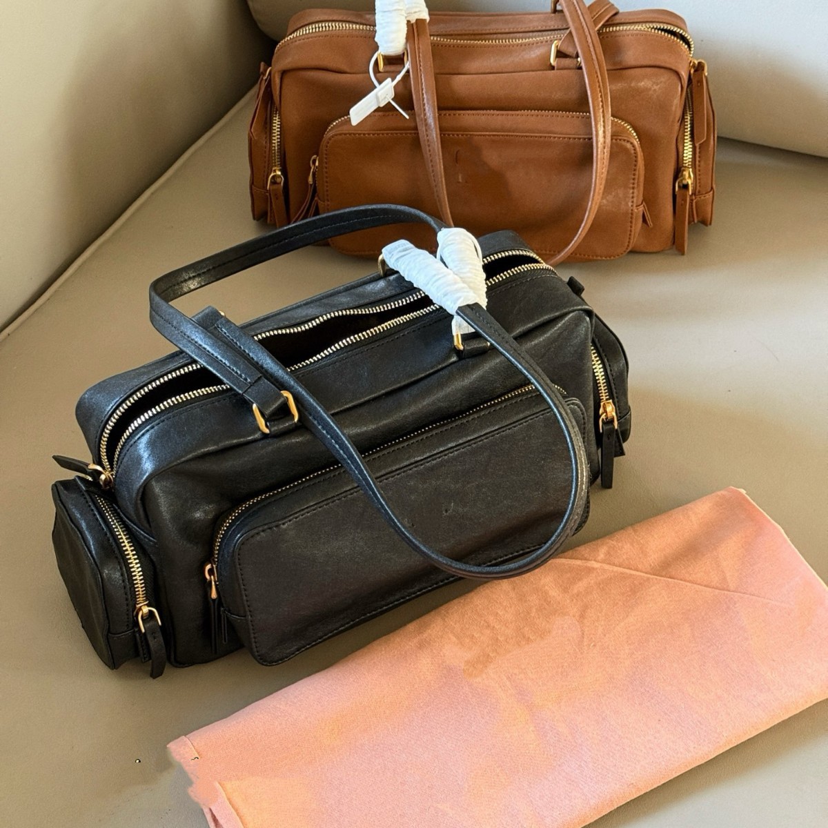 2025 Retro Top Grain Cowhide Multi-Pocket Motorcycle Bag Large Capacity Commuter Handbag Women's Shoulder Bag Large Backpack - Thumbnail 3