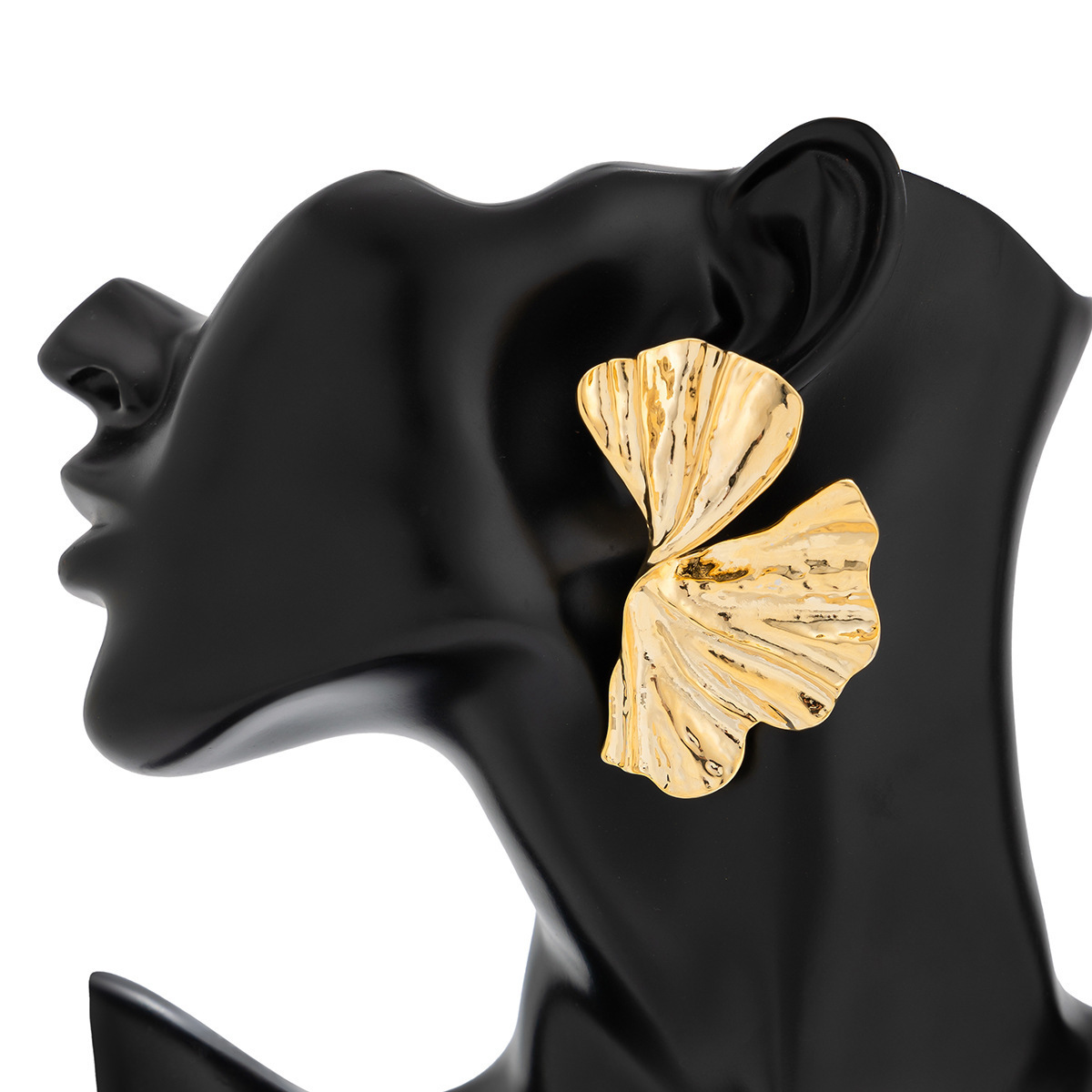 13g Weight Alloy Ear Needle Material Ear Studs Classification 1 Pair Quantity Date, Tea Party Occasion Alloy Material Flower Pattern Women's Gender Plating Design Exaggerated Style 1 Pair Exaggerated Flower Plating Alloy Ear Studs 1