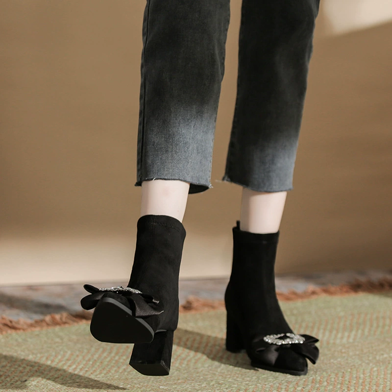 H768-11 Нишевые короткие сапоги средней длины с бантом для осени и зимы, новые модные сапоги-носки средней длины, Элегантные замшевые женские сапоги на заказ