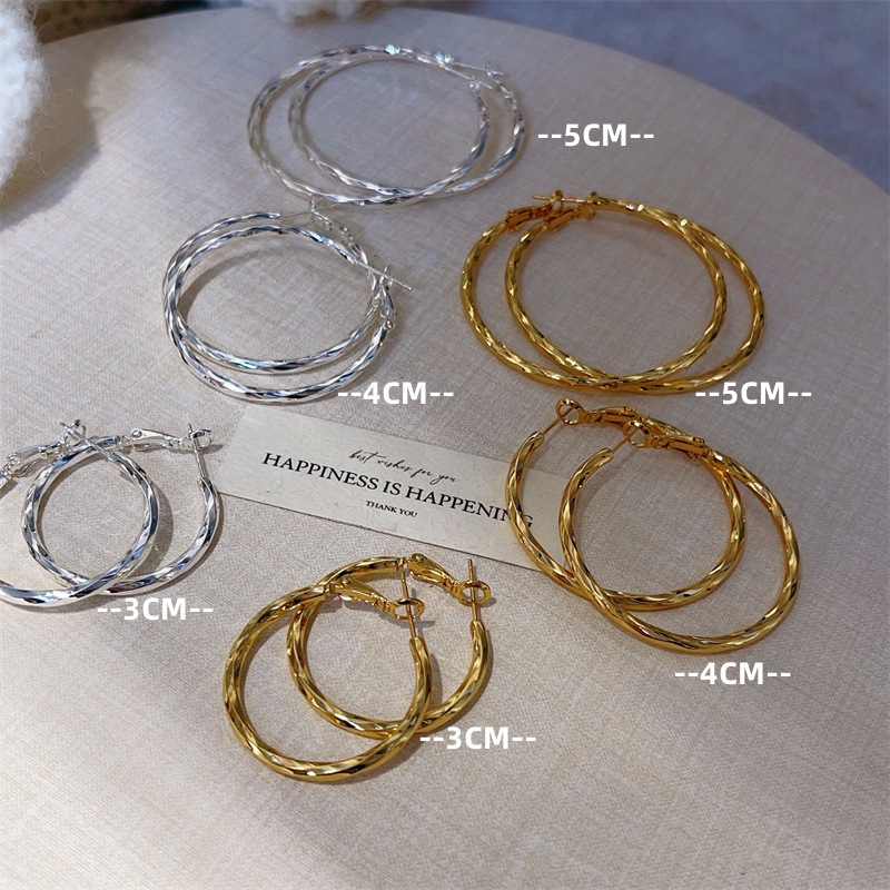2025 New Model Electroplated 18K Real Gold Fashion Earrings with a High-End Feel, Mirror-Polished, Unique Large Hemp Flower Large Hoop Earrings