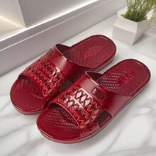 �����¿���ʿ����Ь������ĥ���m��������Ь�S��ֱ�N���l