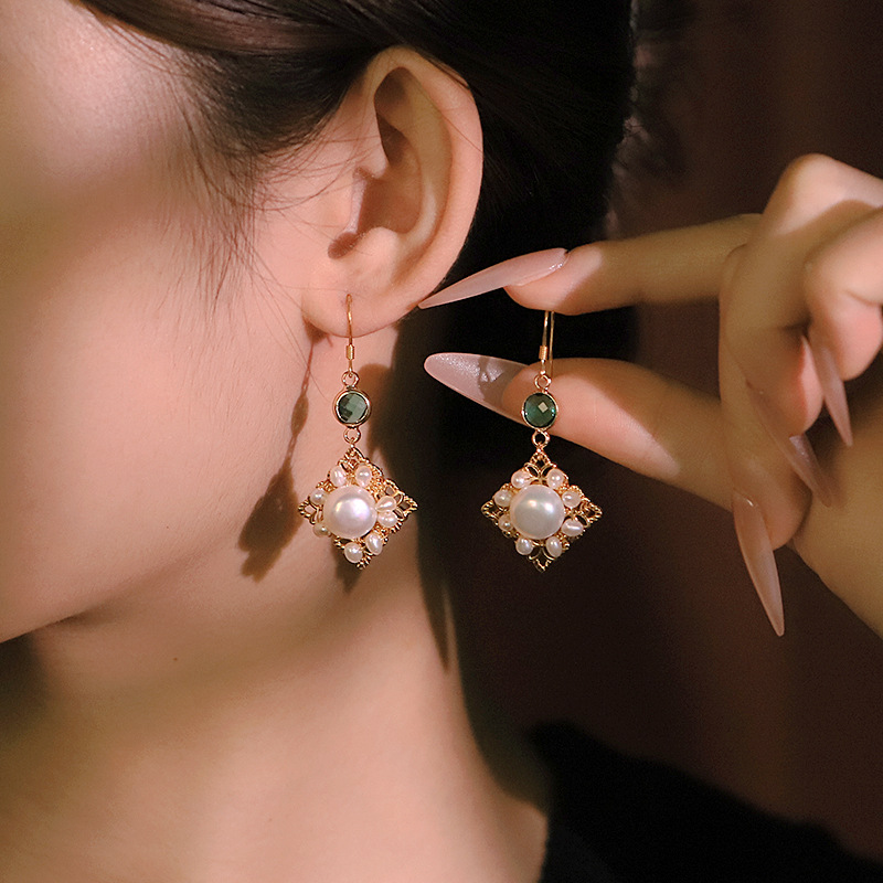 Perla natural original tallado diamante de vidrio pendientes pendientes retro alta sensación de pendientes universales pendientes al por mayor