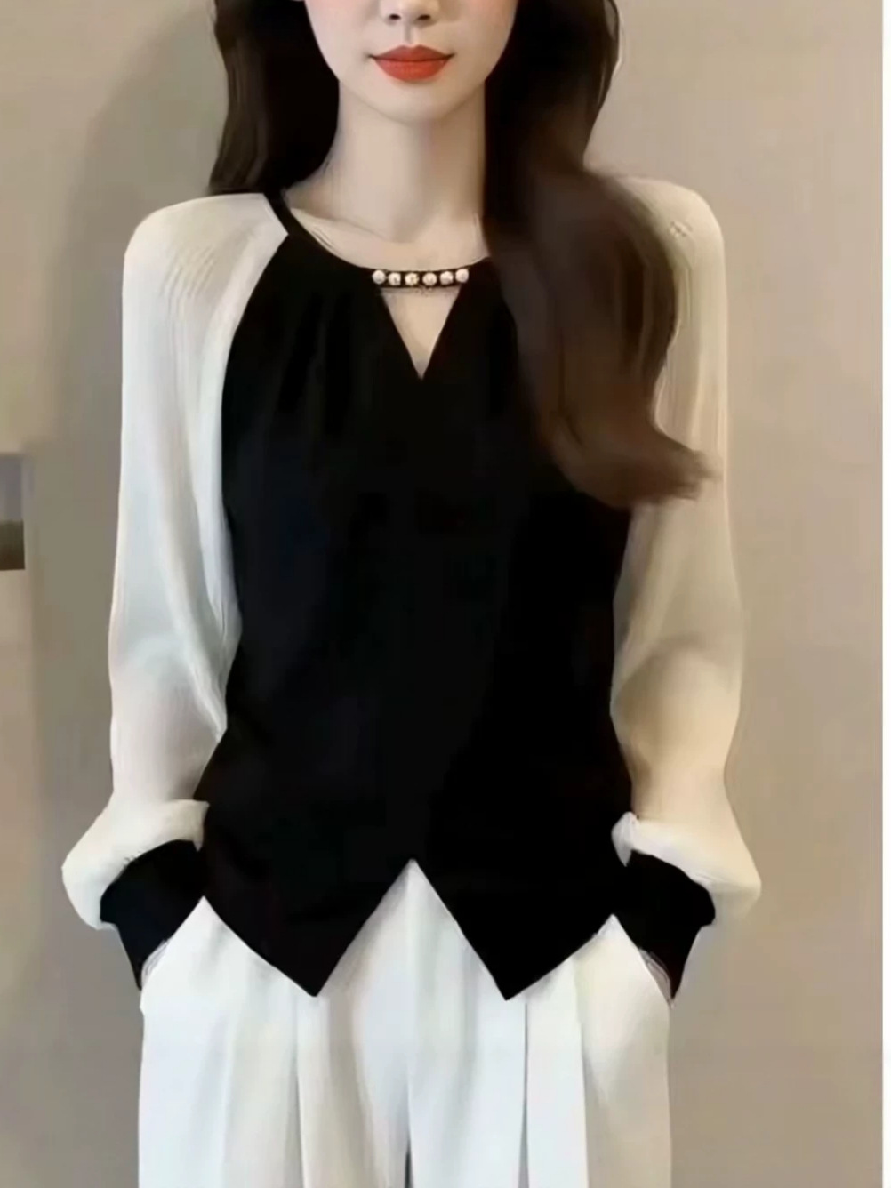 Chanel-style long-sleeve shirt for spring and autumn, slimming, stylish, versatile, plus-size women's clothing, conceals belly, black and white color-blocked top