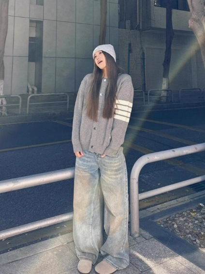 慵懒风秋冬毛衣四条杠网红情侣扣子美式针织衫潮牌外套爆款高级感|undefined