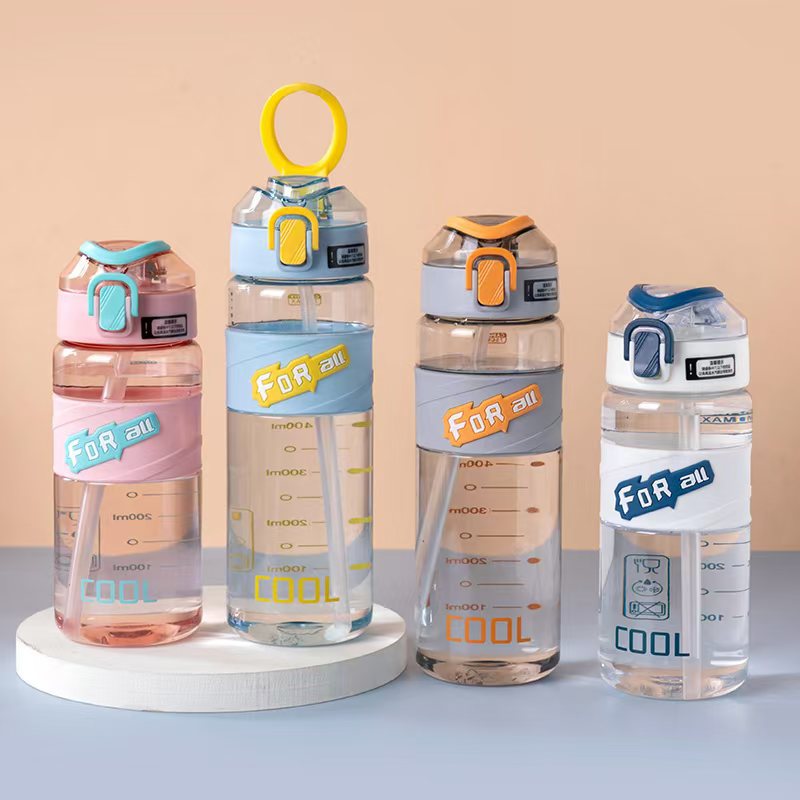 Yitong 25 años nueva capacidad de 750ml taza espacial estudiantes de comercio exterior botella deportiva taza de plástico rebote cubierta al por mayor