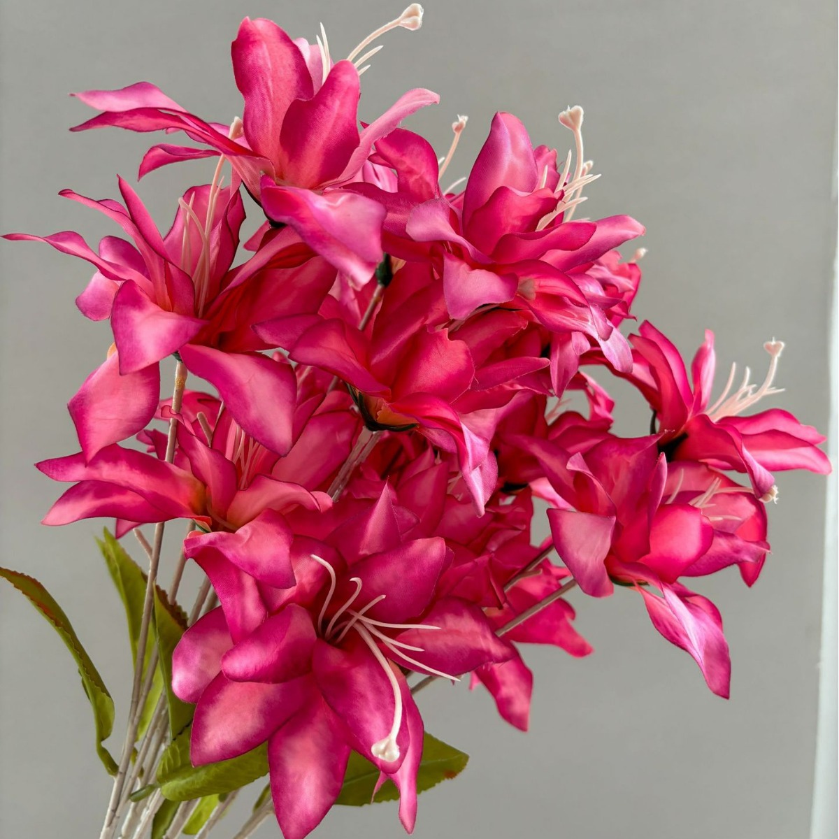 Flor simulada 3 cabezas lirio rosa lirio rojo accesorios de boda boda decoración al aire libre flor de seda camino tira de flores