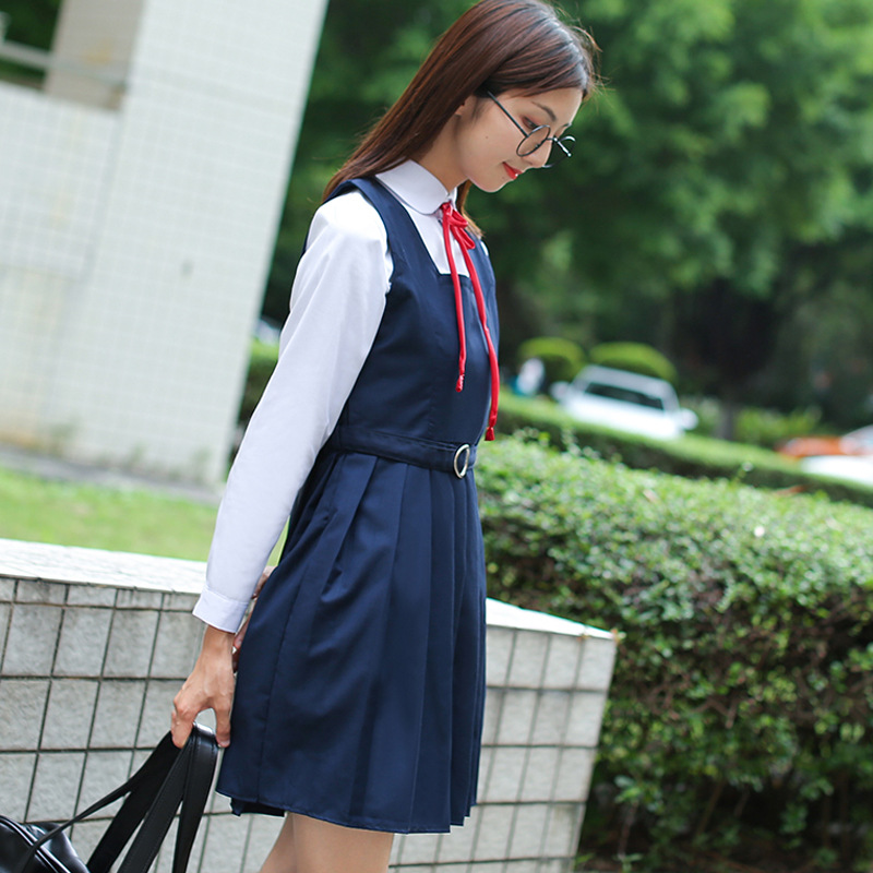 Dress, shirt with a round collar