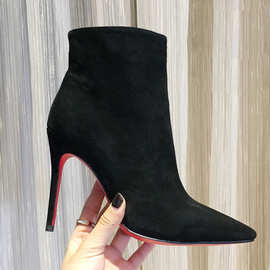 红底短靴女2025秋冬新款黑色绒面瘦瘦靴尖头性感细跟鞋秋冬季靴子