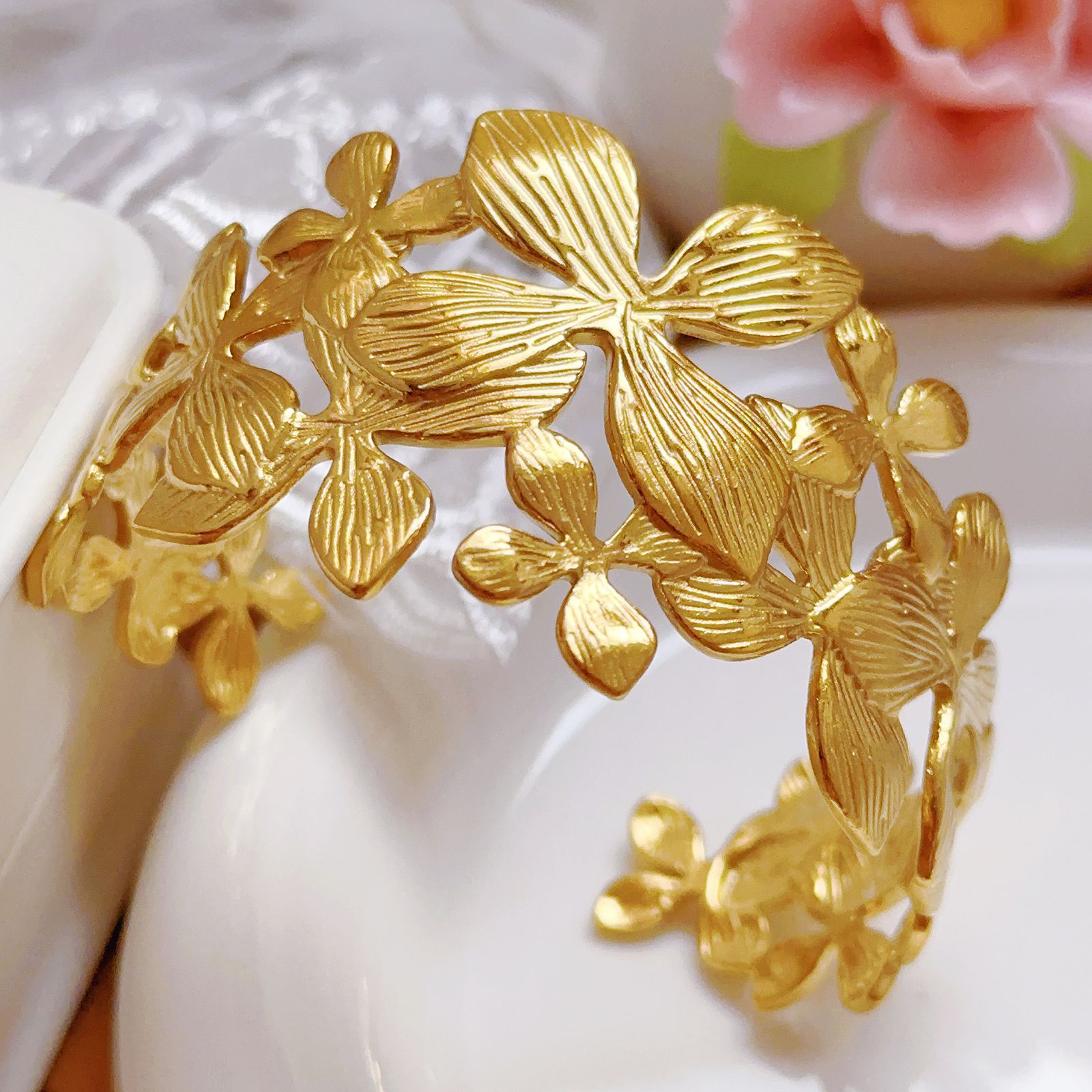 Cross-border retro versátil pulsera de acero inoxidable chapado en oro 18k pulsera de moda ligera lujosa alta joyas de temperamento