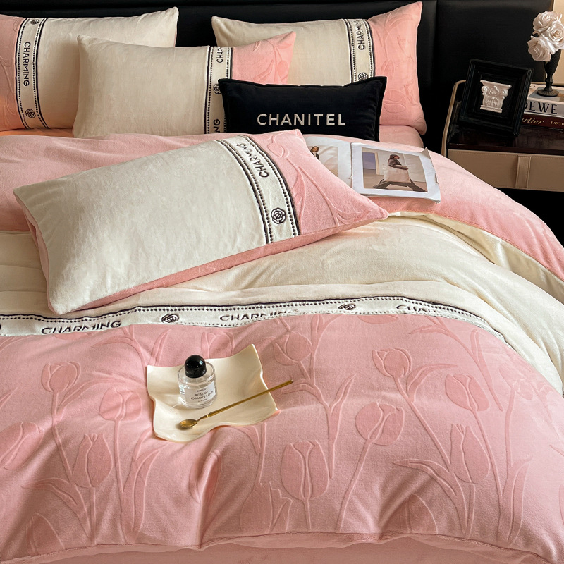 Otoño y invierno leche cama de terciopelo conjunto de cuatro piezas 2025 nuevo invierno sábanas engrosadas cubierta de cama de terciopelo de coral tallado