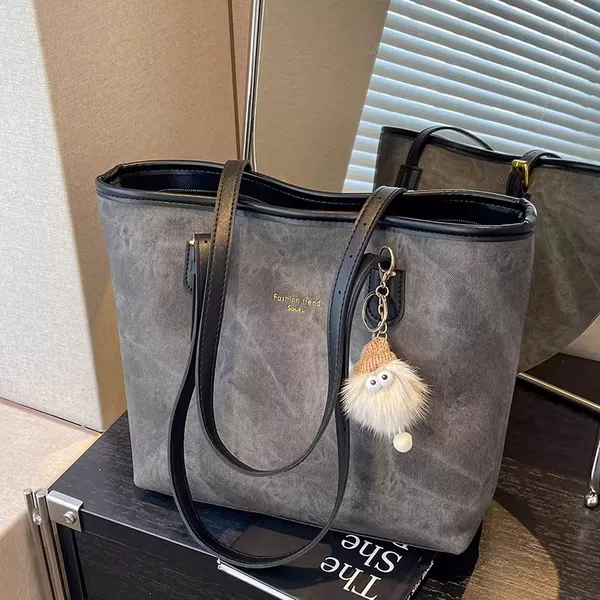 2026 New Style College Student Commuting Tote Bag, High-End, Fashionable, Casual Shoulder Handbag, Large Capacity for Women