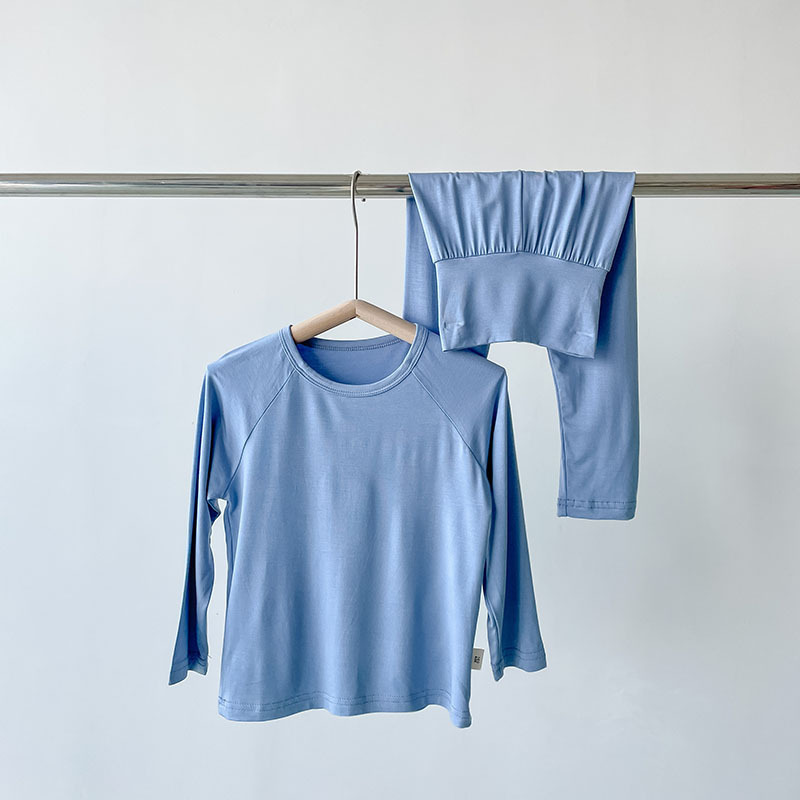 안개가 자욱한 파란색