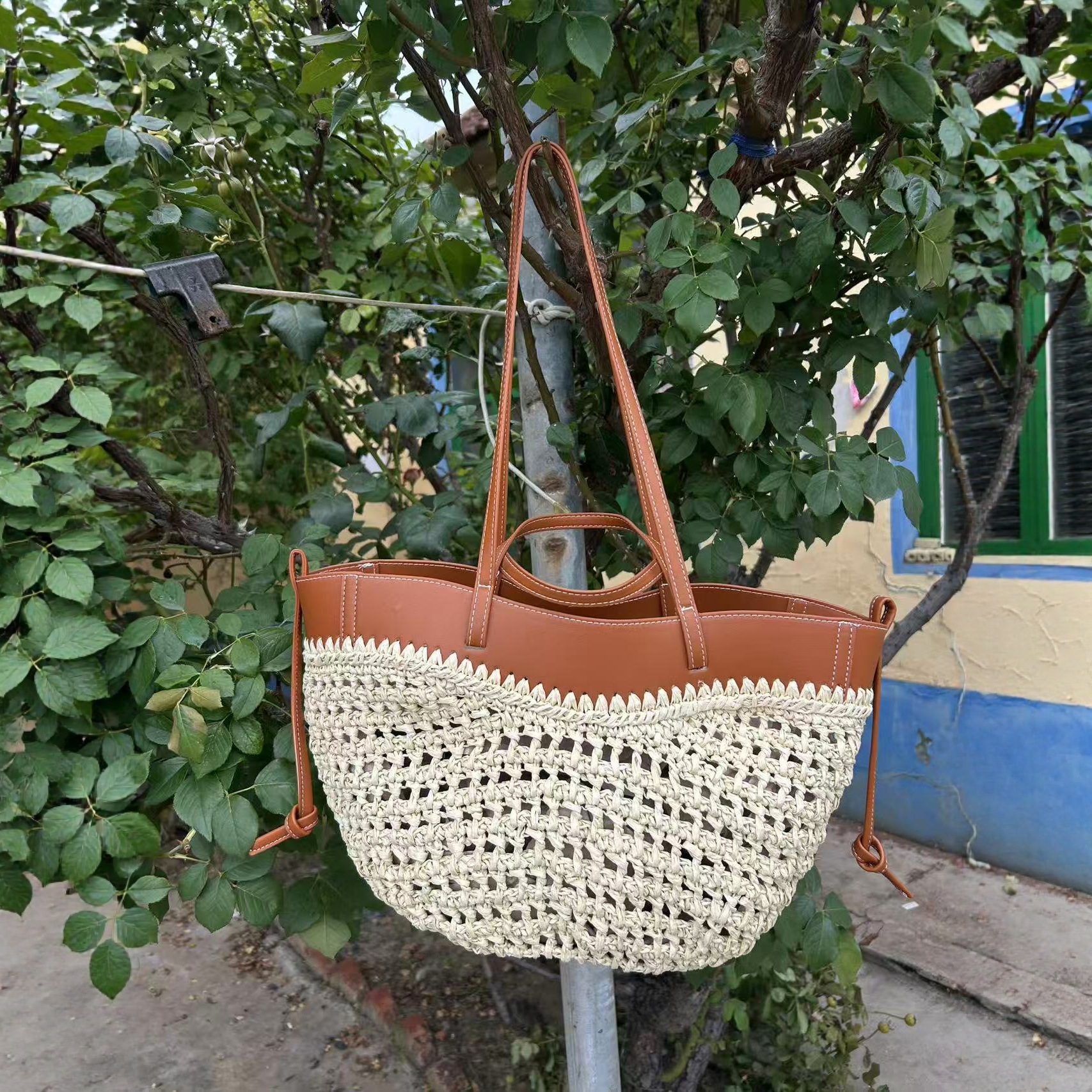 Niche Design Casual Straw Woven Tote Bag For Women New Leather Splicing Woven Bag Summer Beach Vacation Handbag - Thumbnail 2