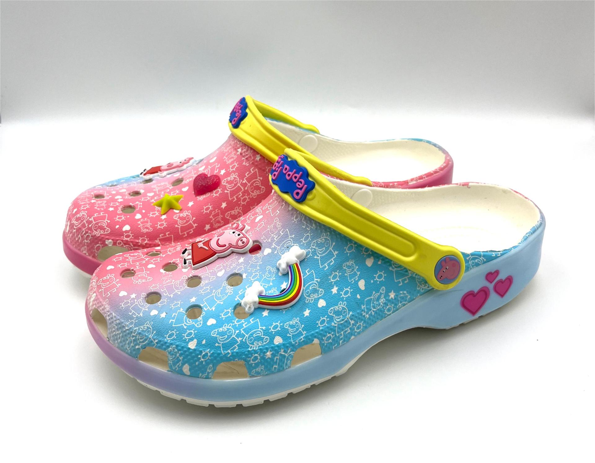 2025 nuevos zapatos agujero de cabeza de mono camuflado padre-hijo agujero zapatos transpirables al aire libre ocio sofá zapatos de playa moda