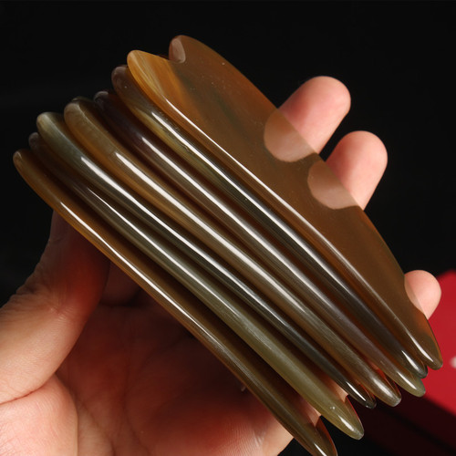 Natural horn scraping board, thickened dolphin piece, facial beauty device, massage acupoint dilator stick, manufacturer wholesale