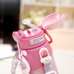 2023高顏值可愛幼兒園兒童316不鏽鋼吸管保溫杯 斜挎便攜彈跳水杯