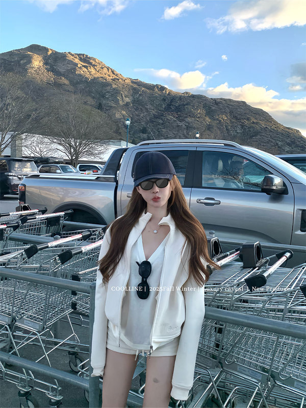 COOLLINE林子熙 加州礼拜一 两色独特刺绣立领卫衣套装女高腰短裤|undefined