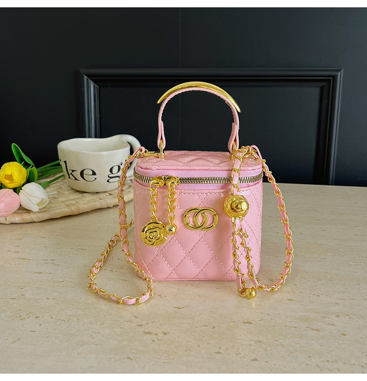 Bolso de mujer caja de mano de verano bolso pequeño 2026 nuevo estilo de alto nivel sensación pequeña fragancia estilo diamante cadena mochila