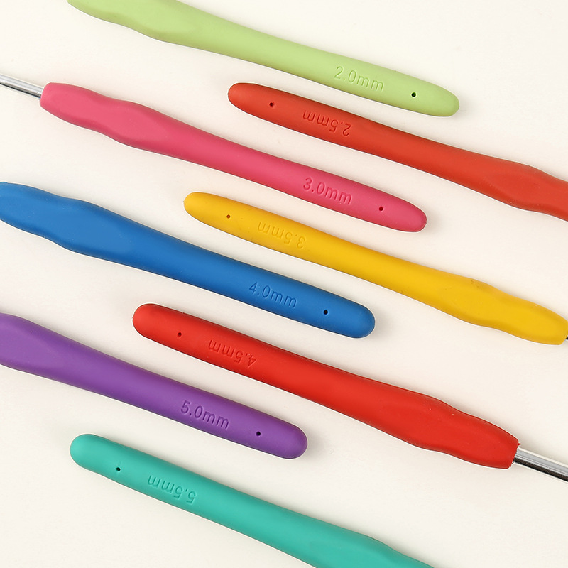 Set de Ganchillos de Aluminio con Mango de TPR Suave – Para Tejer y Crochet, DIY, Mayorista de Ganchillos Metálicos