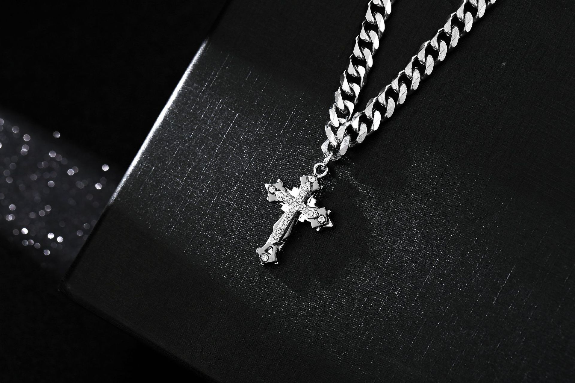 IG Style Simple Style Classic Style Cross Alloy Titanium Steel Unisex Pendant Necklace 1 Piece display picture 8