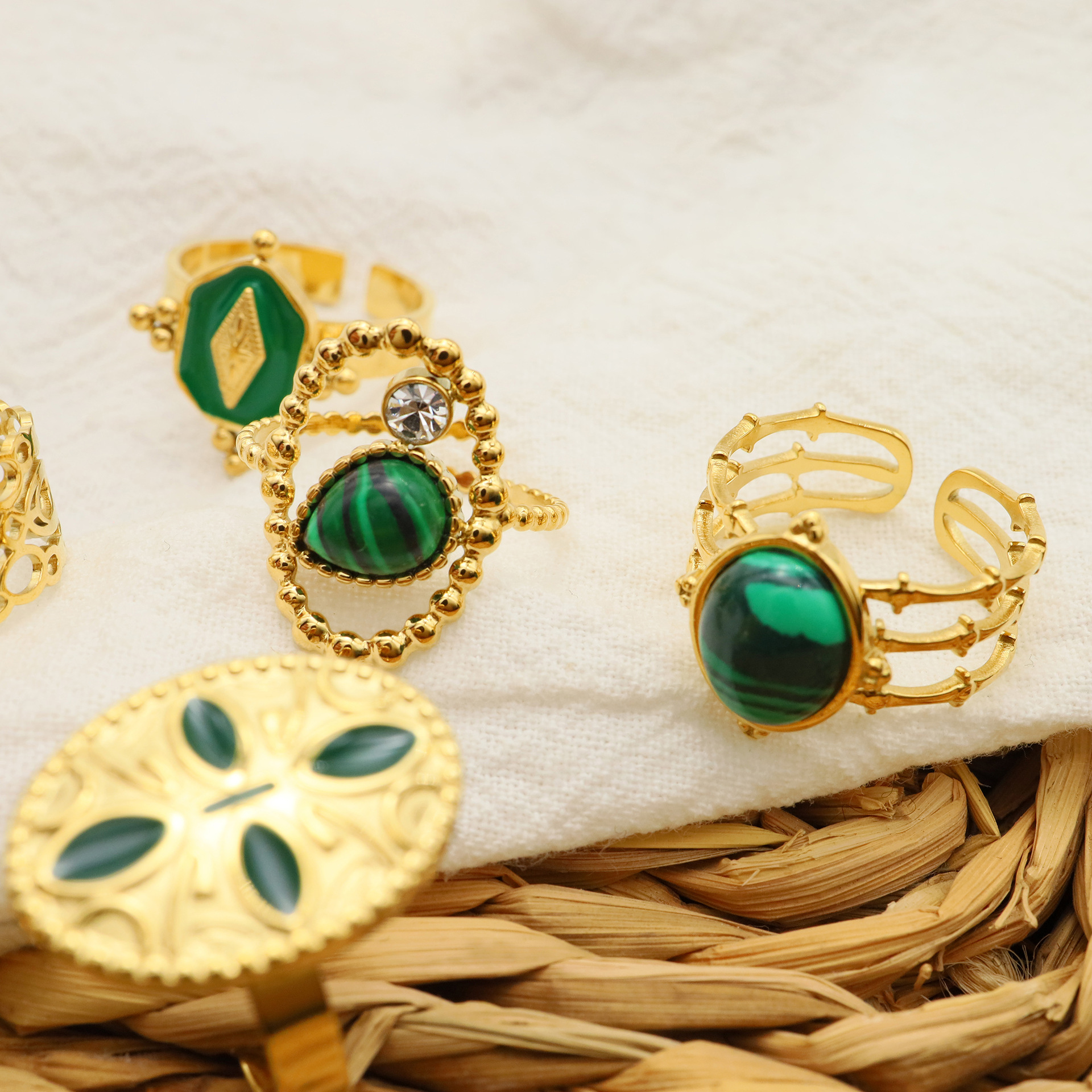 Bague vert paon incolore pour femmes, ouverture à la mode, pierre naturelle réglable, huile émeraude, goutte d'huile, bague à main_voghion.com