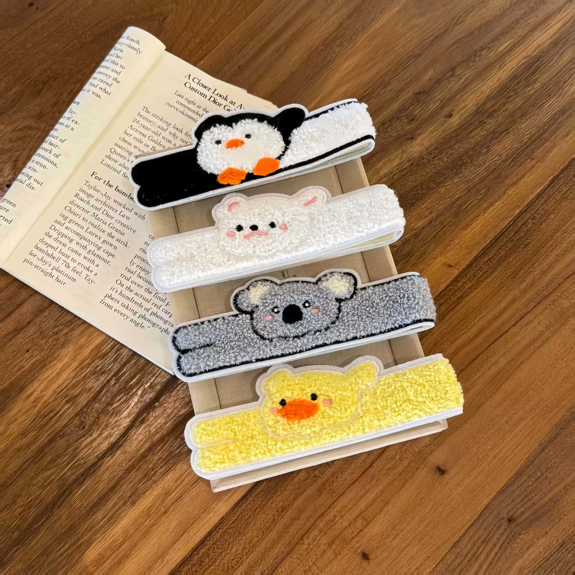 Cute cartoon animal magic tape for sweet girls, seamless hair tidying tool for bangs and stray hairs
