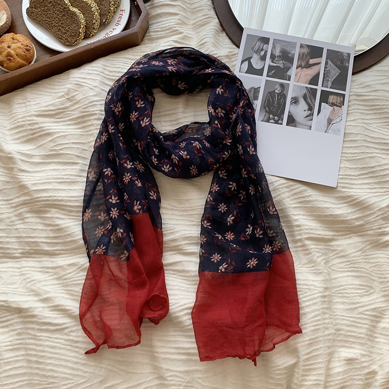 Costuras florales rojas