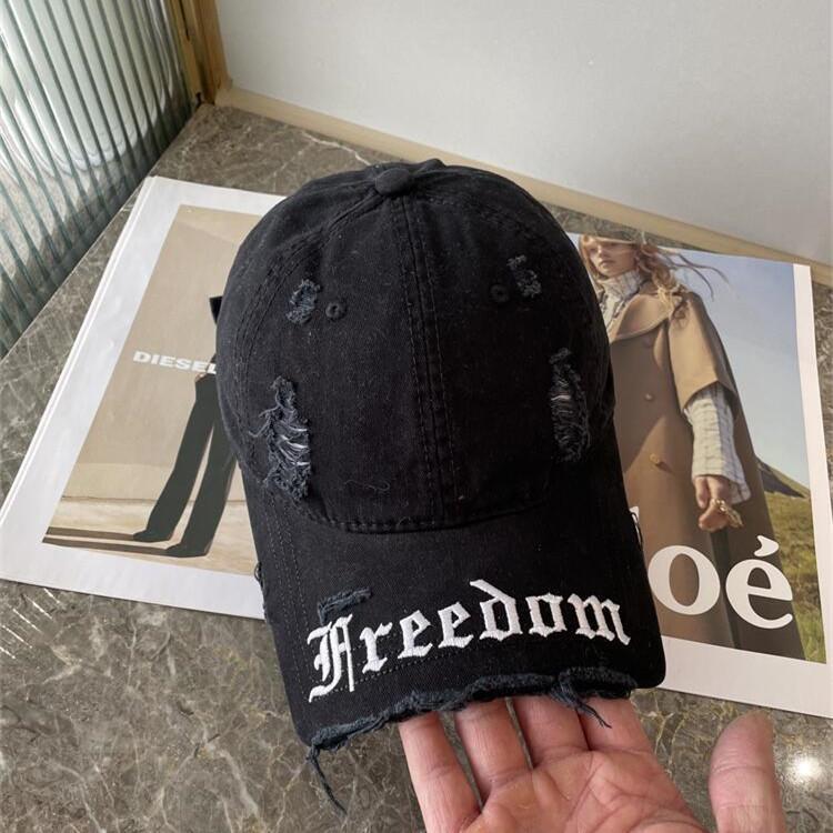 Primavera y verano nuevo estilo de moda personalizado con gorra de bisel cuadrado, gorra de béisbol agujero suave, gorra de corte de moda para mujeres, gorra de lengua para hombres