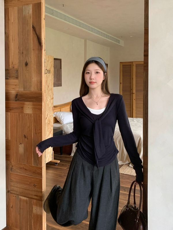韩系撞色绑带假两件T恤女秋季设计感别致V领收腰显瘦气质百搭上衣|undefined