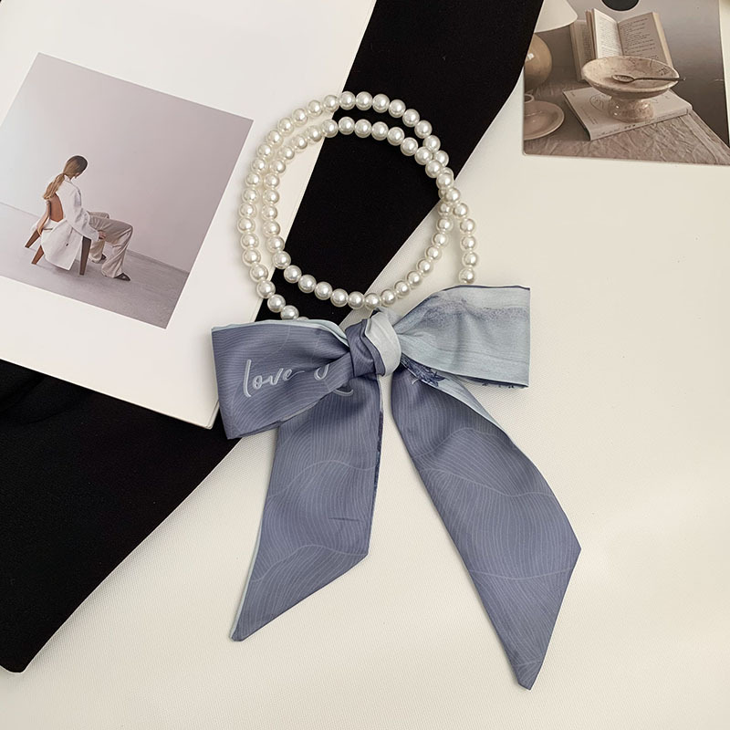 Pequeña bufandas para mujeres de verano 2025 collar de perlas retrógrado francés con bufandas de seda collar decoración clavícula variable correa