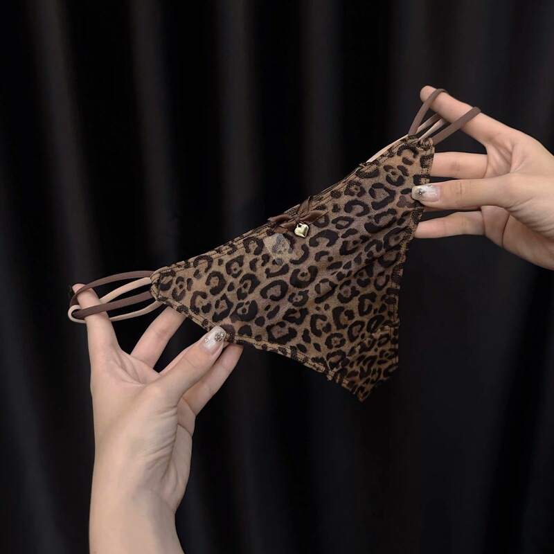 Naughty Little Leopard~ New Hot Girl Leopard Print Thong, Sexy and Hot, Pure and Alluring, Breathable, Hollowed Out, Low Waist Triangle Panties Naughty Little Leopard~ New Hot Girl Leopard Print Thong, Sexy and Hot, Pure and Alluring, Breathable, Hollowed Out, Low Waist Triangle Panties