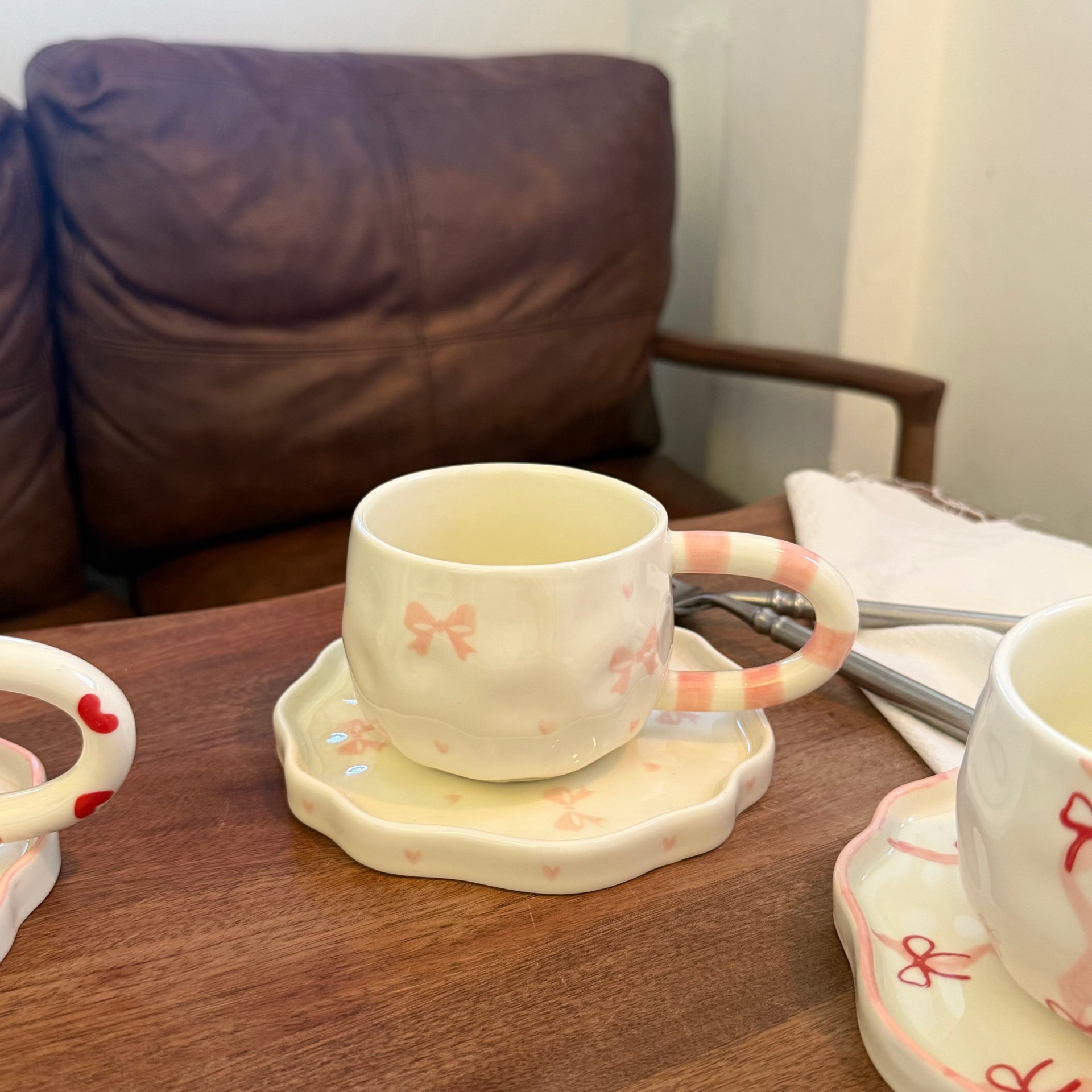 Navidad francesa retro pinza de mano pura pintada a mano taza de café de cerámica plato de alto valor plato de postre de té de la tarde