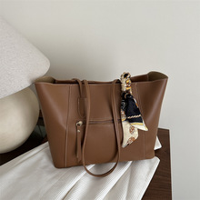 跨境2025新款托特包大容量纯色简约单肩包春夏时尚小众女包包女潮