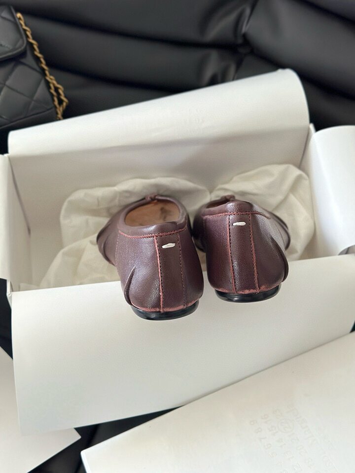 Giày búp bê nữ da bò mũi tách ngón xếp ly gót thấp — màu đen, nâu chi tiết 12