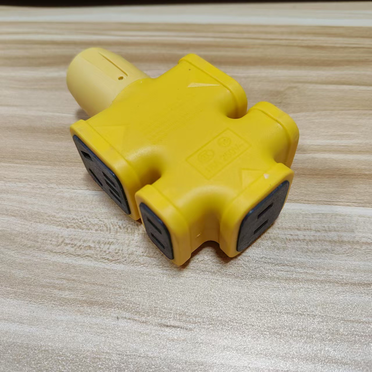 批发木字插五位16孔纯铜大功率插座16A防摔排插无线地拖4000W插座