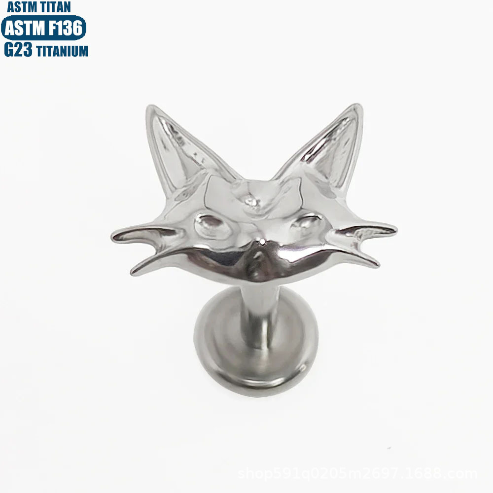 16G labret stud size and finish detail