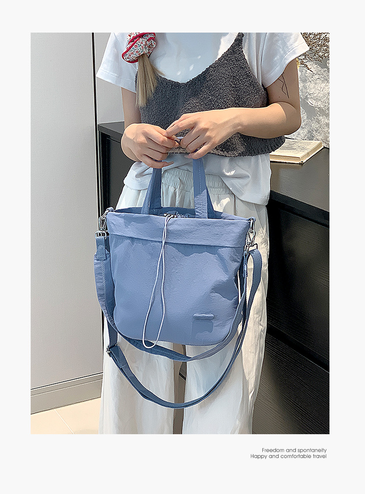 Colorful Fox's new niche nylon drawstring drawstring single-shoulder crossbody bag is a casual, versatile and lightweight bucket bag undefined