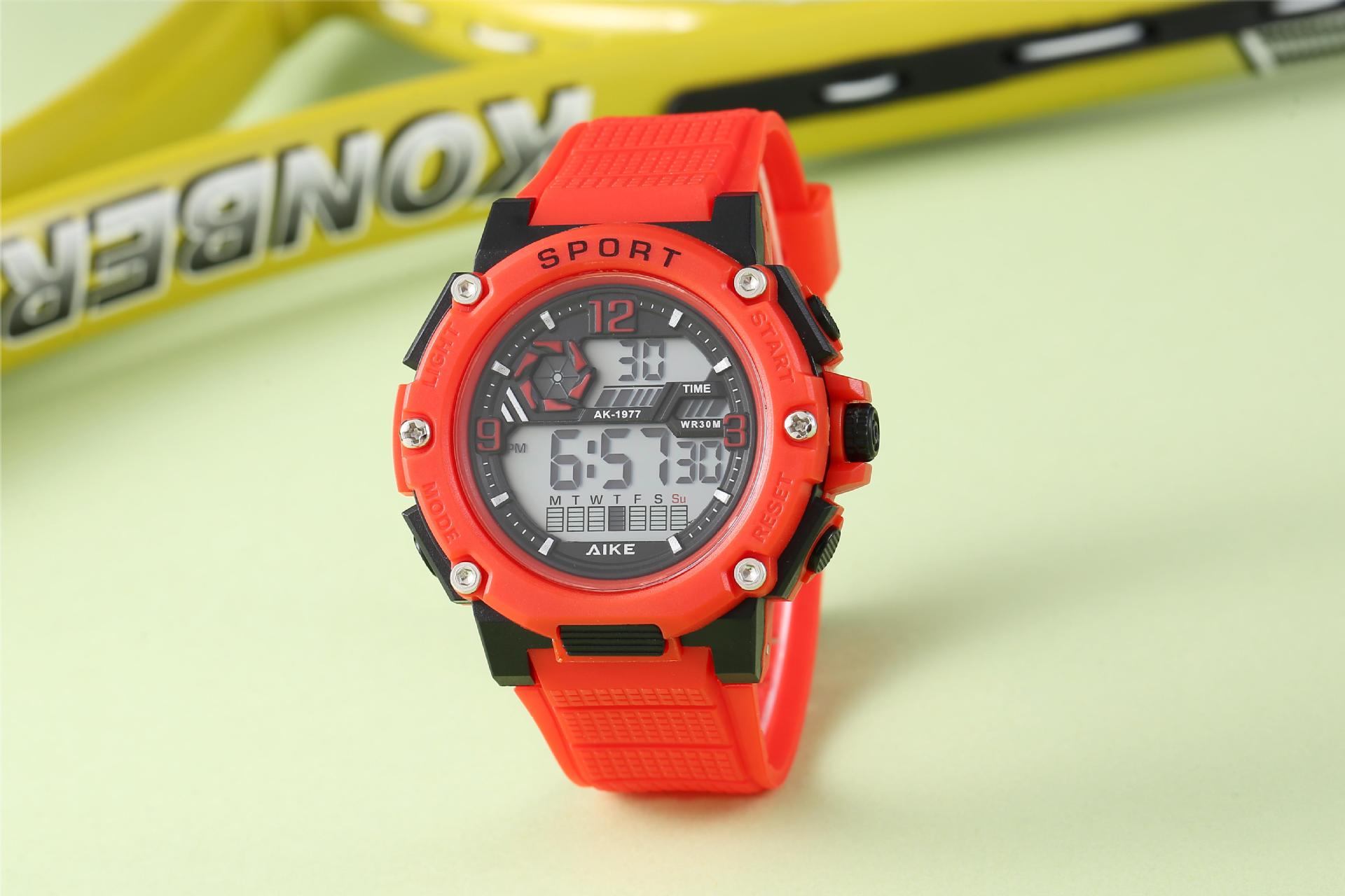 Nuevo hombre al aire libre reloj electrónico de montaña para estudiantes de secundaria y secundaria multifuncional impermeable reloj electrónico de alarma de luz nocturna