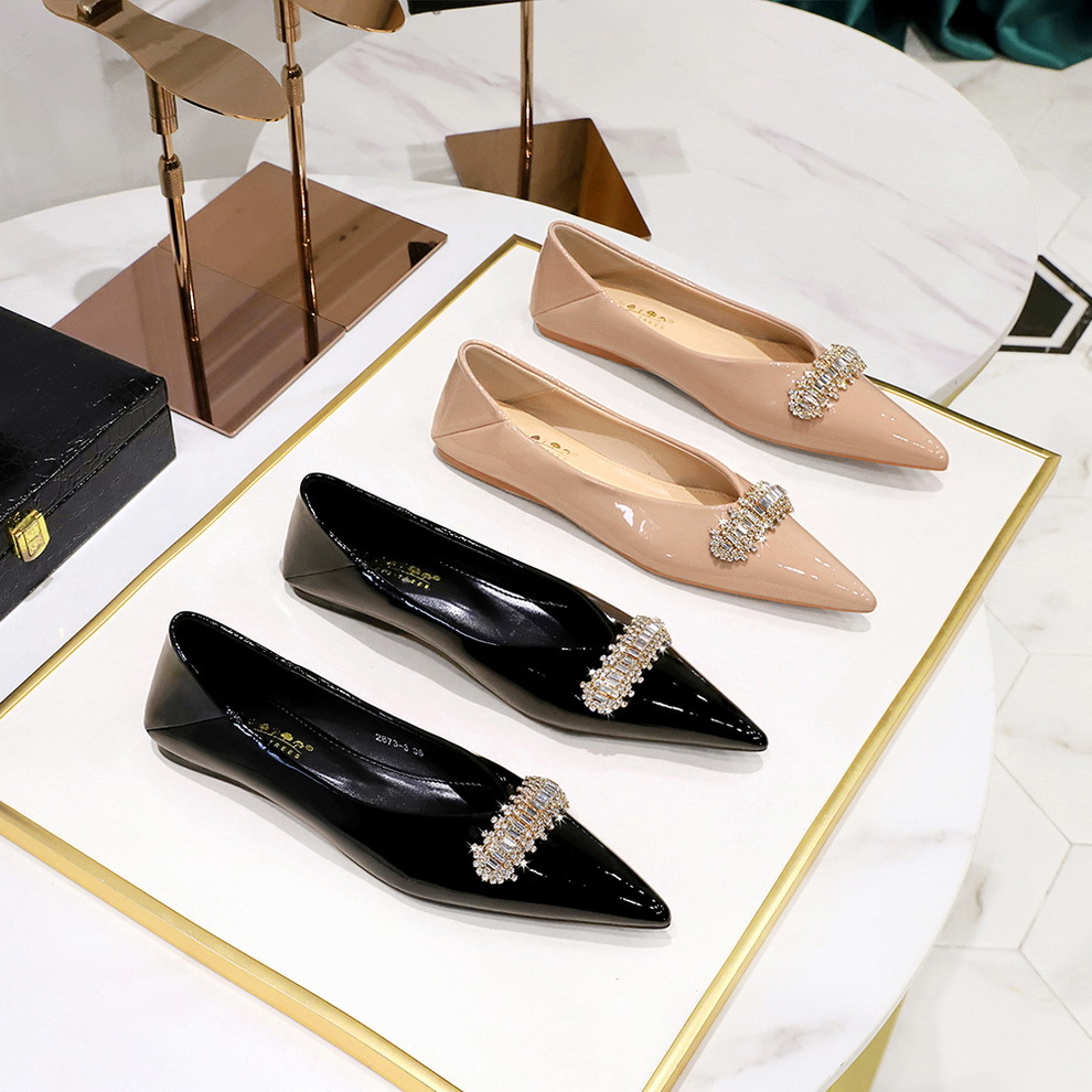 2873-K31 Women's Shoes Flat Shoes Bright Lacquer Leather Shallow Mouth Sharp Metal Water Diamond Buckle Decorative Flat Heel Single Shoes