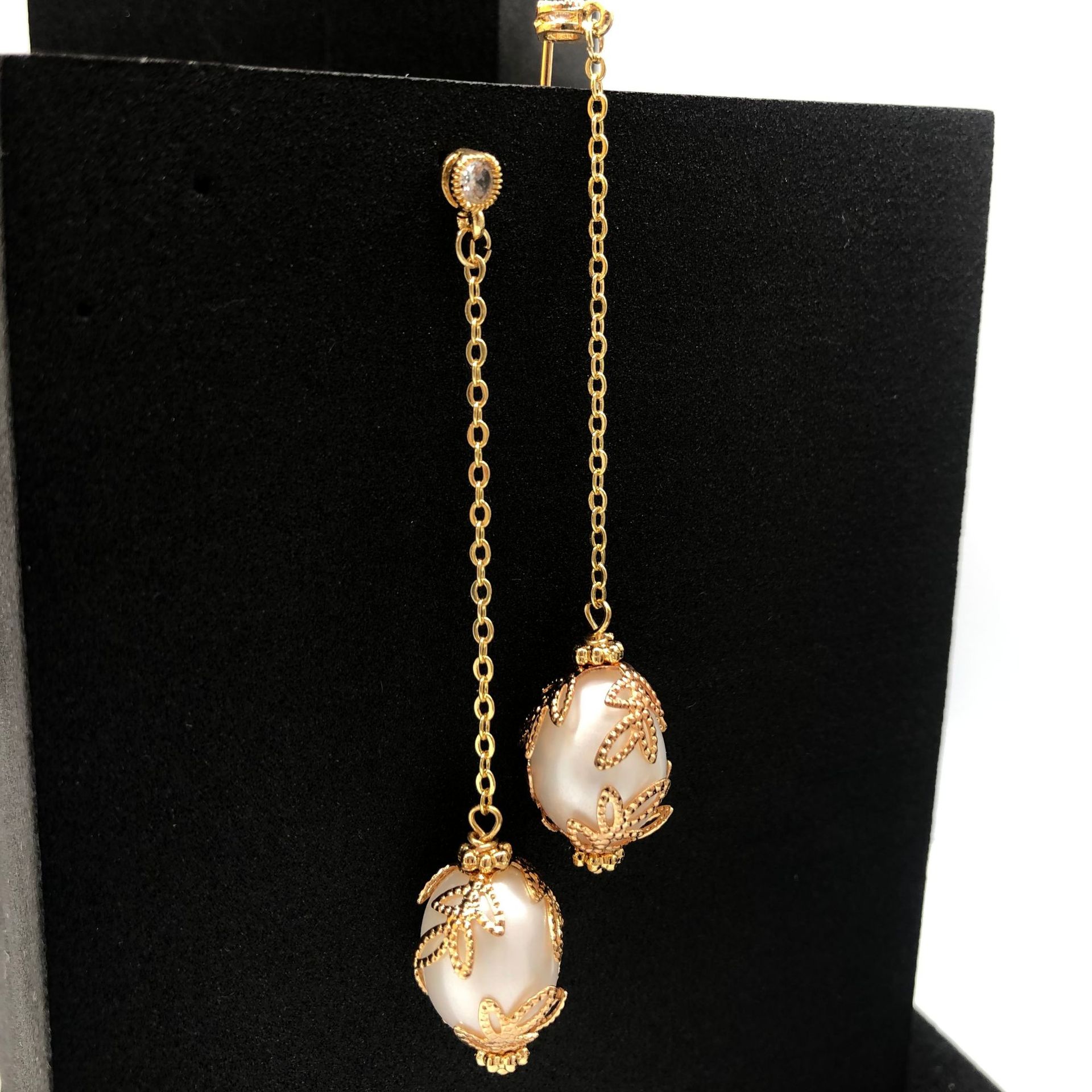 Natural Freshwater Pearl Earrings Ear Studs Ear Hook Elegant All-match Women's Simple Light Luxury Fairy Wind Leaf Earrings Wholesale