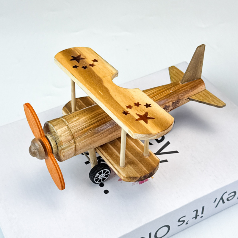 木の戦闘機の子供の木製の工芸品の飛行機の模型のおもちゃの家庭の木製の戦闘機の置物|undefined
