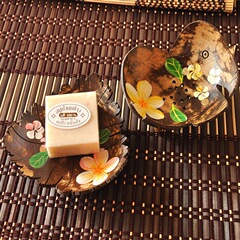 タイの手作り彩筆塗りココナッツシェル石鹸置き、木製石鹸ホルダー、浴室洗面台石鹸箱、水切り石鹸トレイ