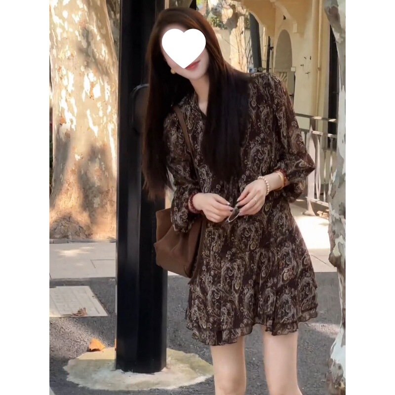 French-style vintage paisley print tie-neck dress, 2026 spring new model, slimming and elegant short dress