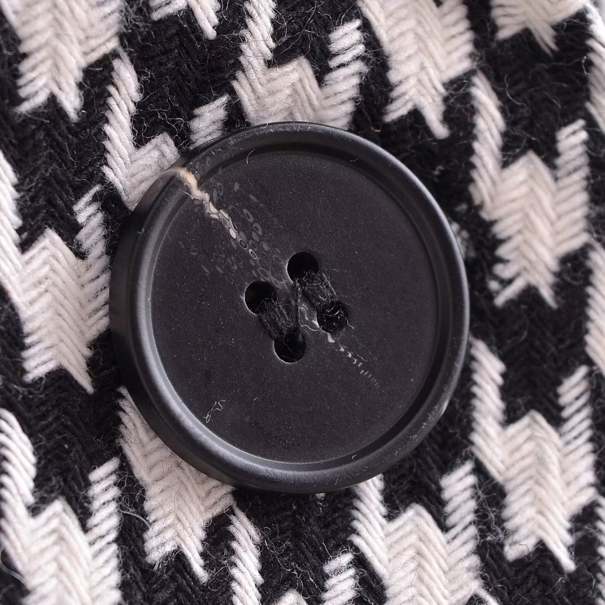 Autumn winter new British style lapel with black white checkered temperament, casual and versatile, medium to long_voghion.com